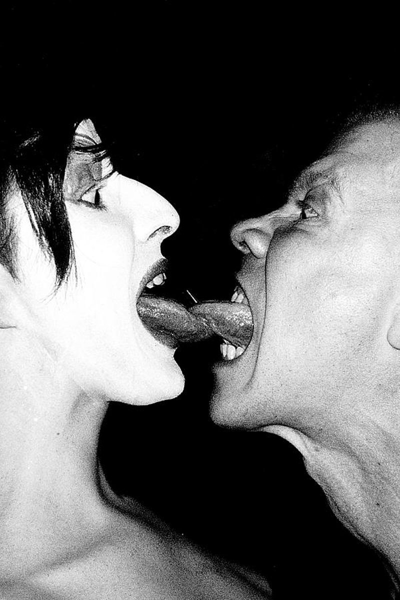 tongue-to-tongue-lumi-luis