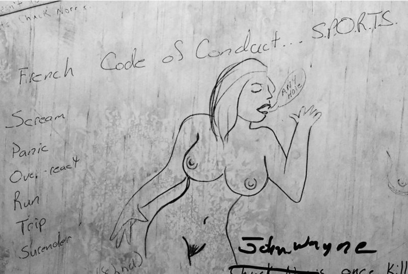 ColorsToiletGraffiti12_905
