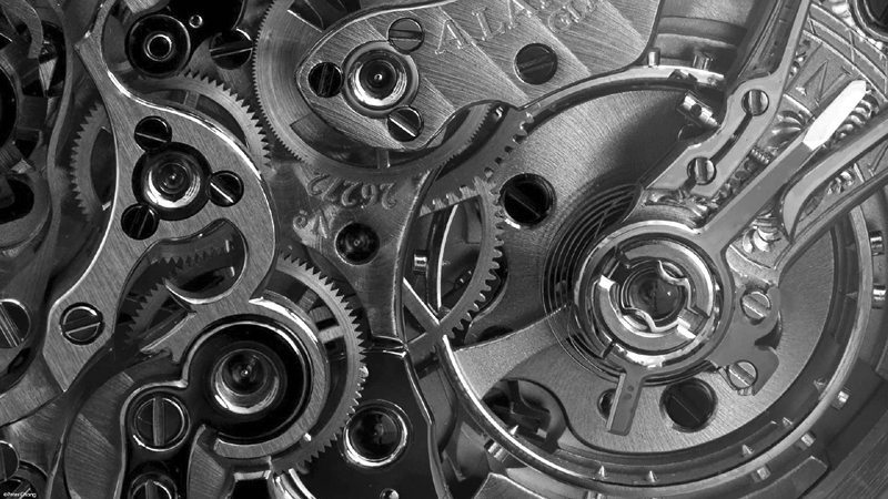 clocks-gears-gold-photograp