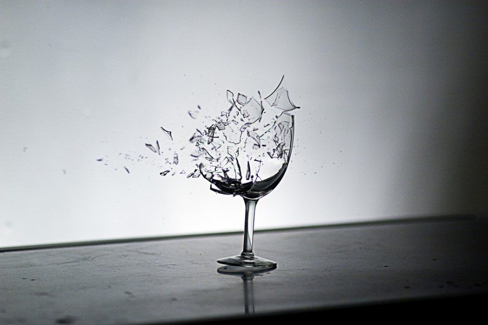 5941-wine-glass-shattering