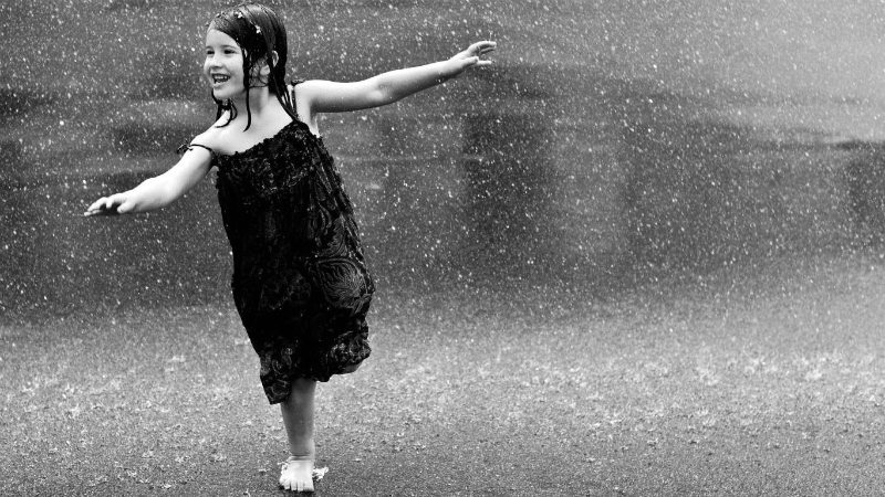 children-dancing-on-rain-hd-images